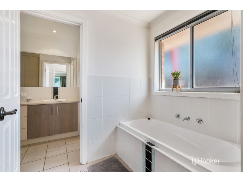 32 Trafalgar Drive, Elizabeth Park SA 5113