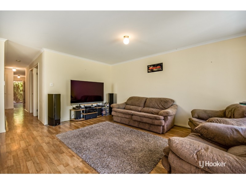 11 Manchester Circuit, Craigmore SA 5114