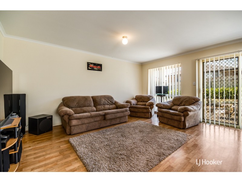 11 Manchester Circuit, Craigmore SA 5114