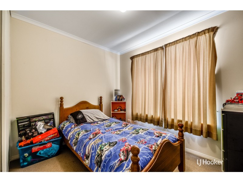 11 Manchester Circuit, Craigmore SA 5114