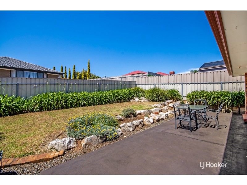 11 Manchester Circuit, Craigmore SA 5114