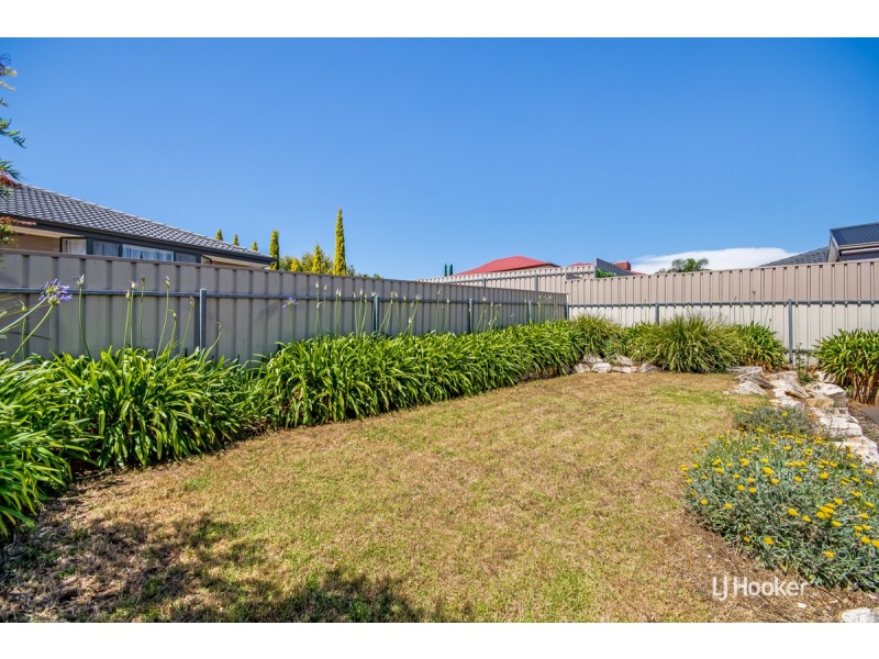 11 Manchester Circuit, Craigmore SA 5114