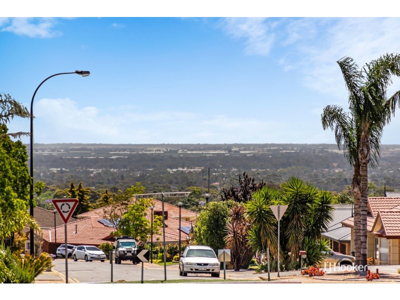 11 Manchester Circuit, Craigmore SA 5114