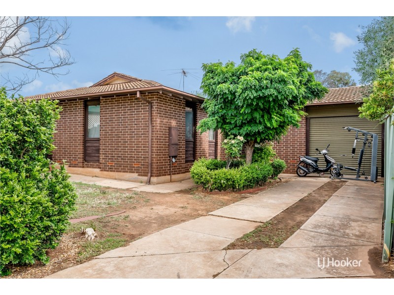 9 Paginton Crescent, Elizabeth East SA 5112
