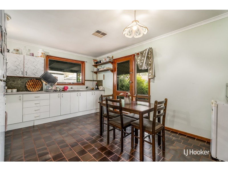 9 Paginton Crescent, Elizabeth East SA 5112