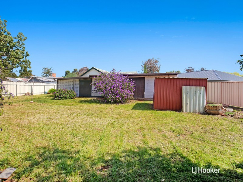 42 Bloomfield Crescent, Elizabeth Downs SA 5113