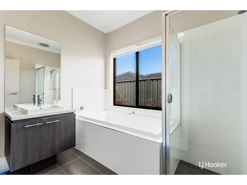 5 Lomandra Crescent, Hillbank SA 5112