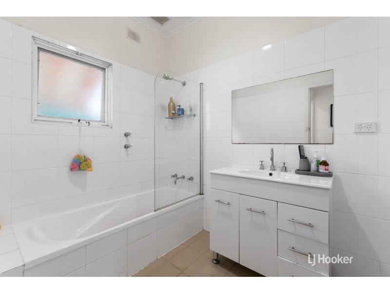 27 Seaborough Road, Elizabeth Park SA 5113