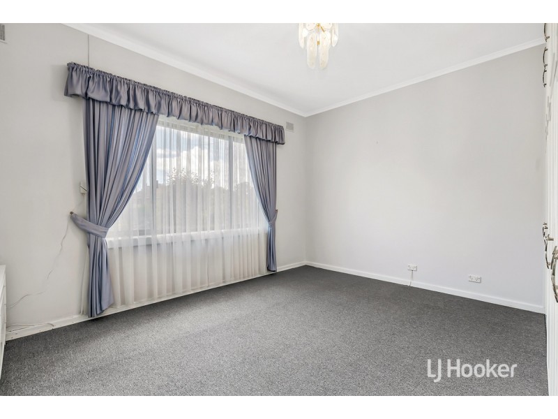 15 Longleat Road, Elizabeth Vale SA 5112