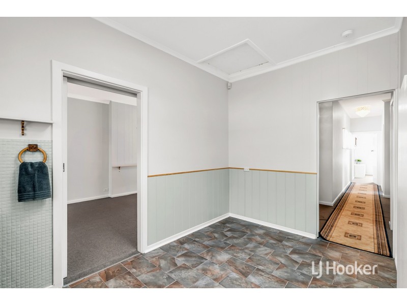 15 Longleat Road, Elizabeth Vale SA 5112