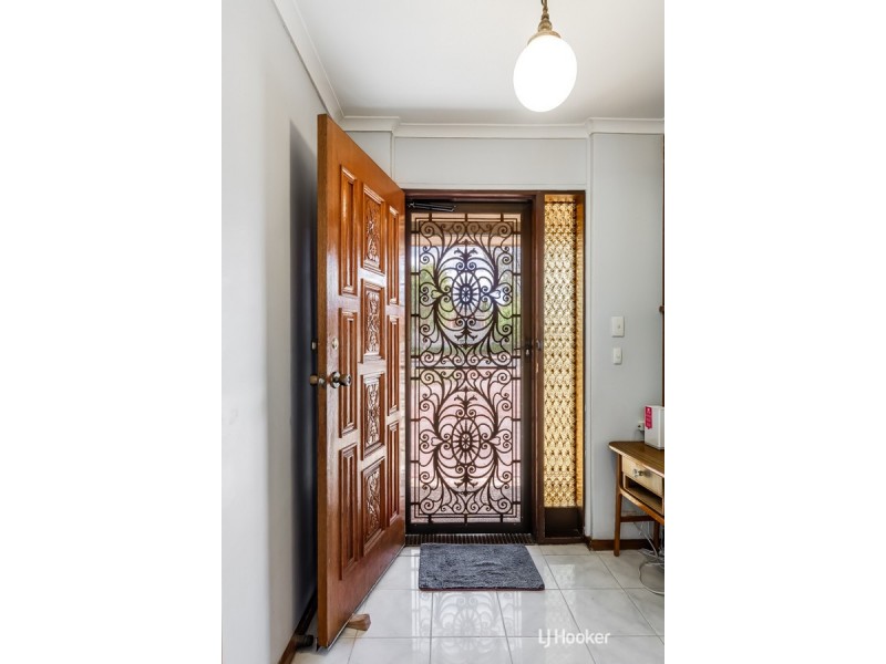 2 Hewish Crescent, Elizabeth Park SA 5113