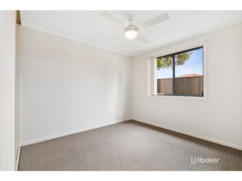 21 Coonawarra Avenue, Andrews Farm SA 5114