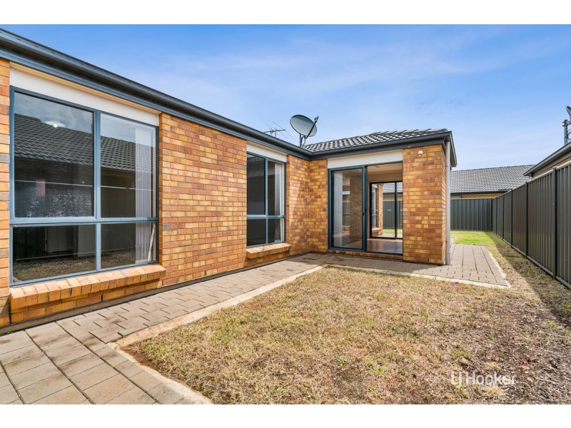 21 Coonawarra Avenue, Andrews Farm SA 5114