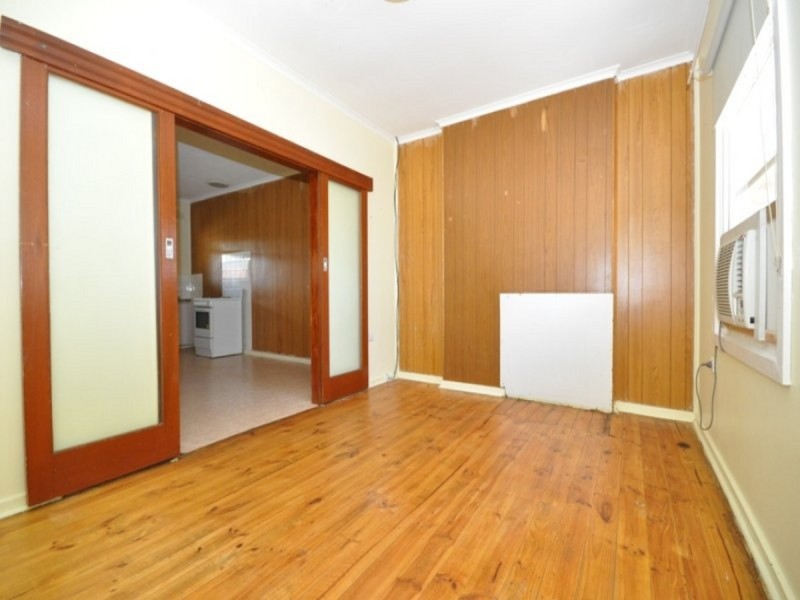 8 Midlow Road, Elizabeth Downs SA 5113