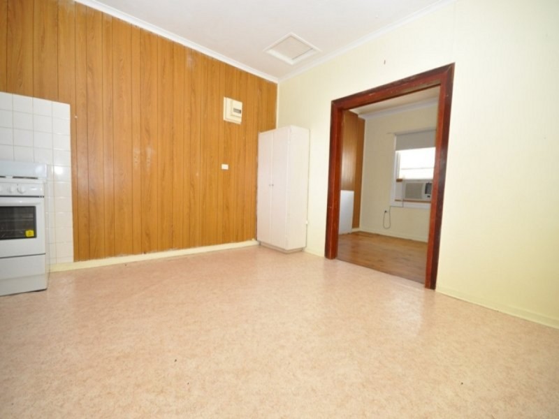 8 Midlow Road, Elizabeth Downs SA 5113