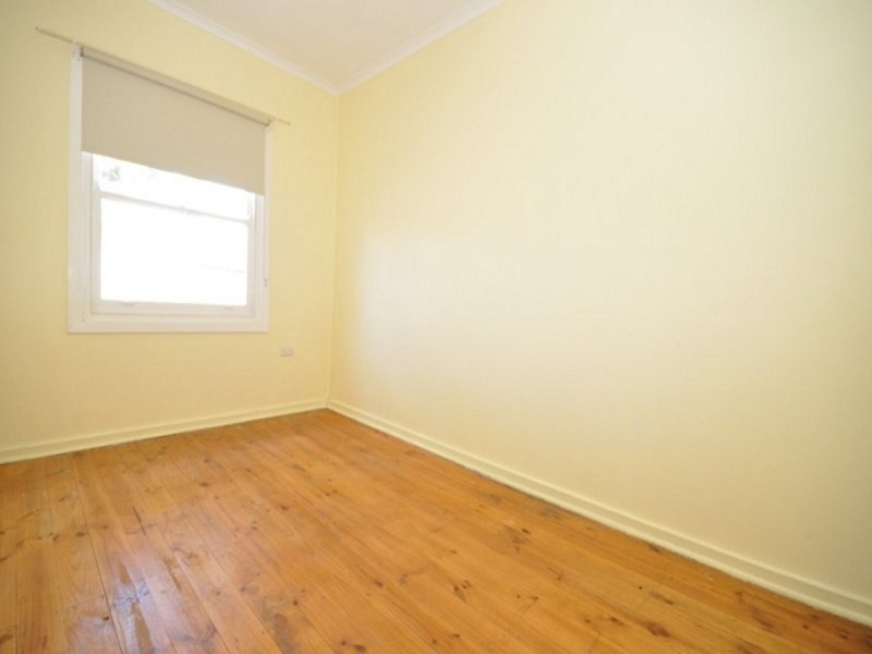 8 Midlow Road, Elizabeth Downs SA 5113