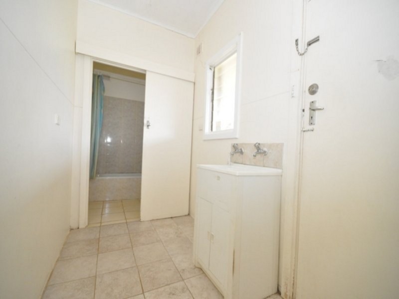 8 Midlow Road, Elizabeth Downs SA 5113