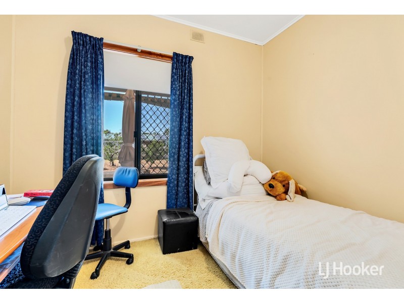 22 McKenzie Road, Elizabeth Downs SA 5113