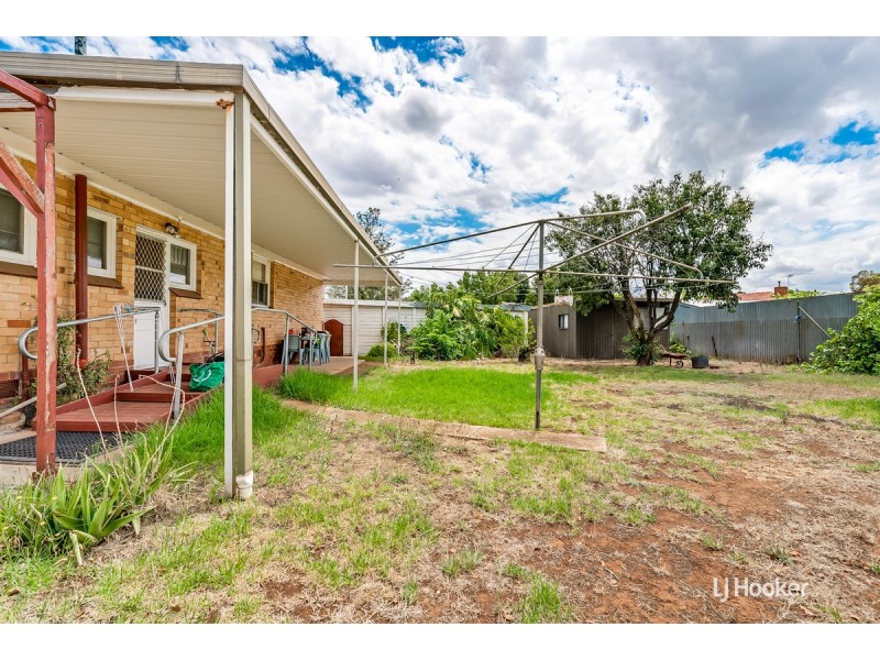 12 Filsoll Crescent, Elizabeth Downs SA 5113