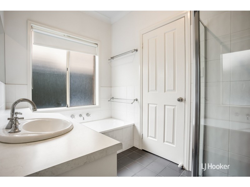 22 Cathedral Circuit, Mawson Lakes SA 5095