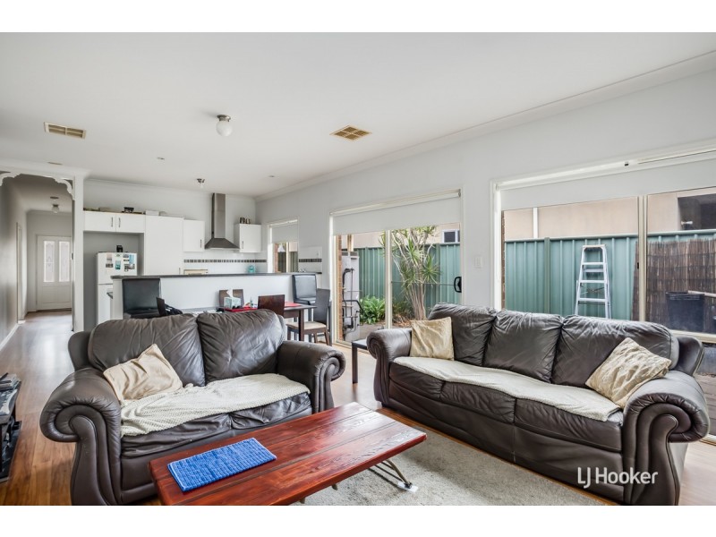 22 Cathedral Circuit, Mawson Lakes SA 5095