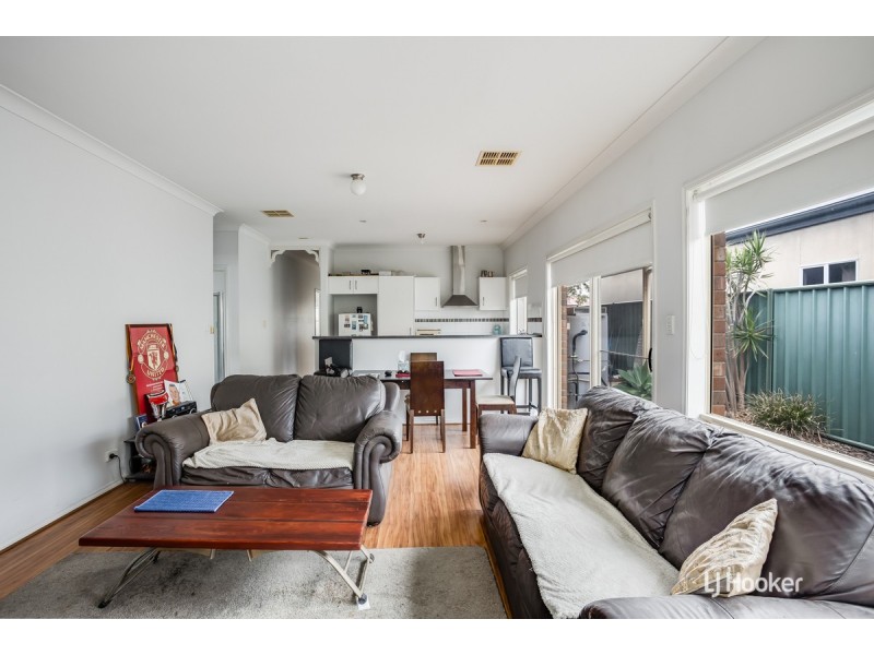 22 Cathedral Circuit, Mawson Lakes SA 5095