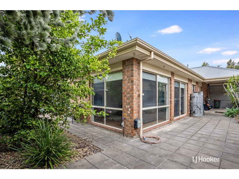 22 Cathedral Circuit, Mawson Lakes SA 5095