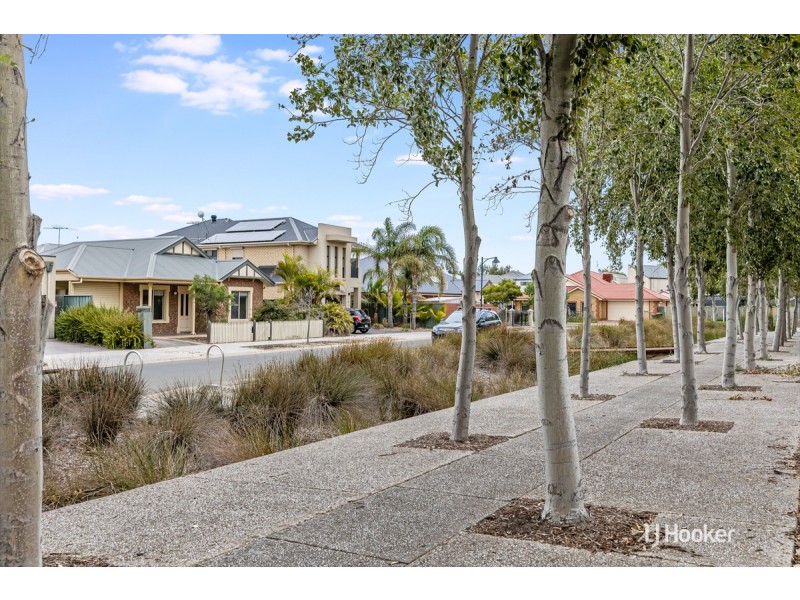 22 Cathedral Circuit, Mawson Lakes SA 5095