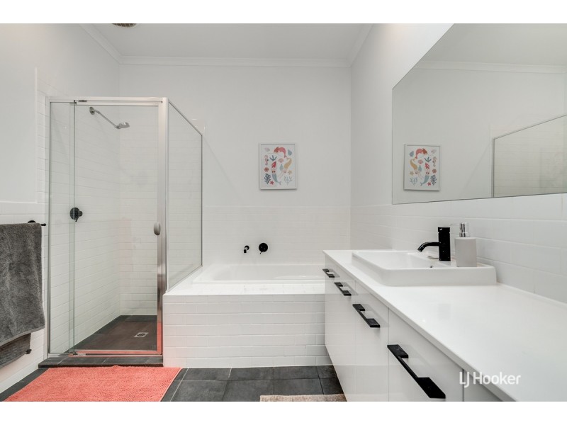 14 Broadwater Place, Blakeview SA 5114