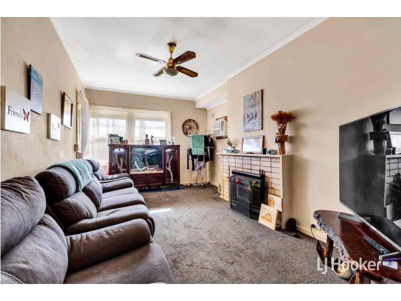 19 Longleat Road, Elizabeth Vale SA 5112