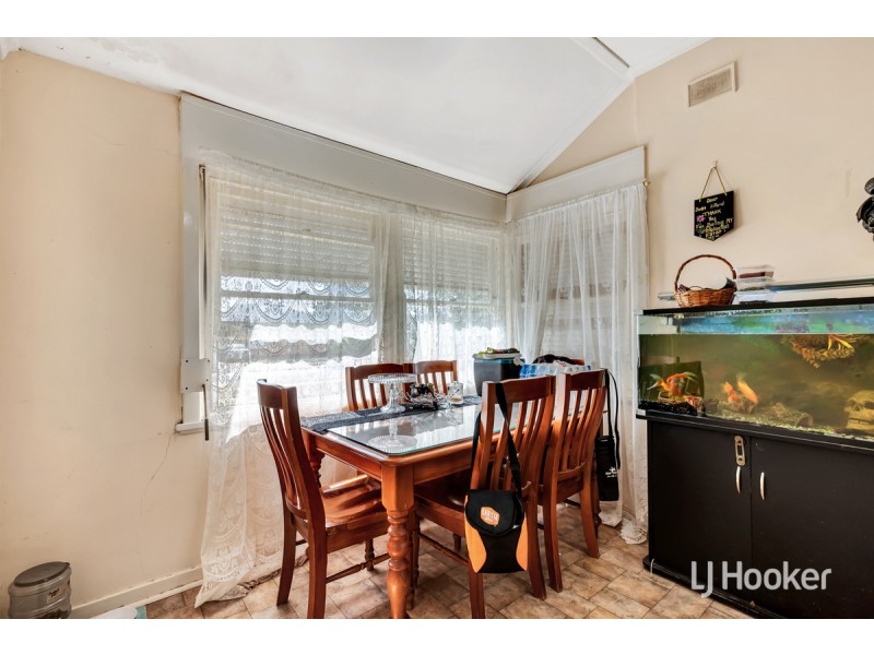 19 Longleat Road, Elizabeth Vale SA 5112