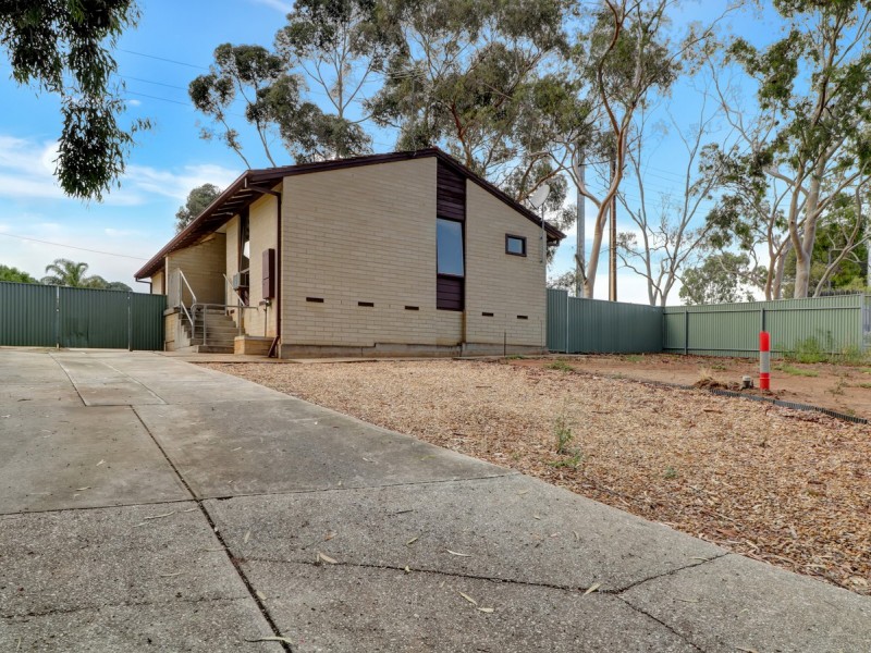 39 Cardnell Crescent, Elizabeth East SA 5112