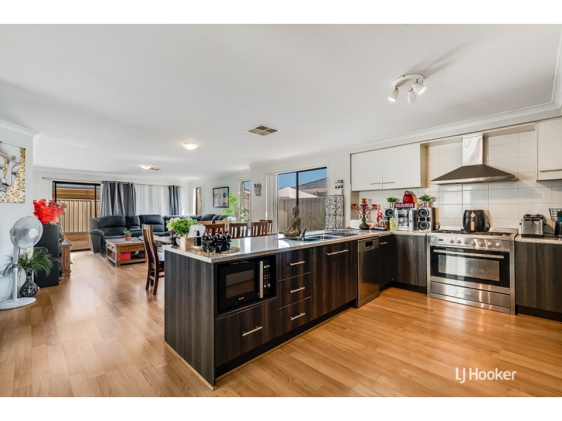 16 Overlander Way, Smithfield SA 5114