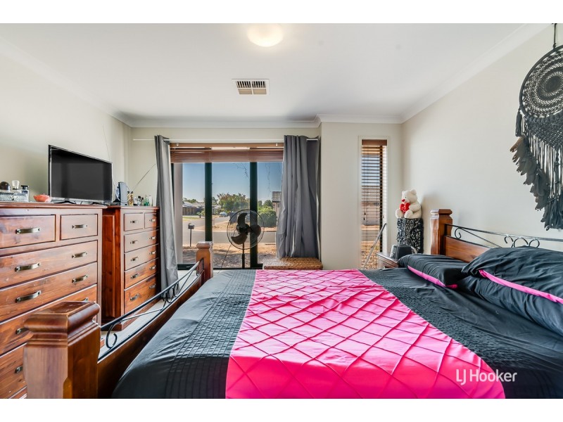 16 Overlander Way, Smithfield SA 5114