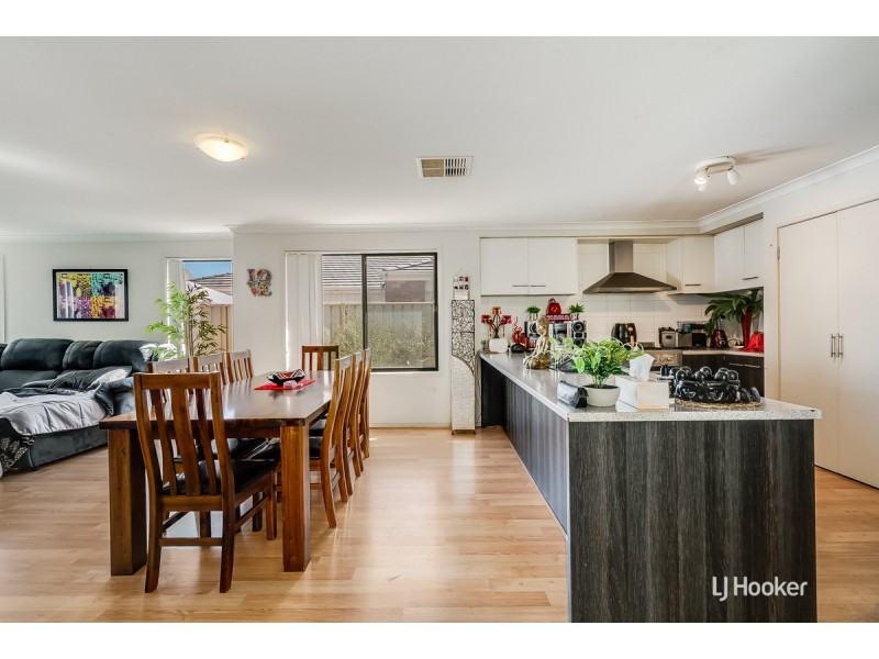 16 Overlander Way, Smithfield SA 5114