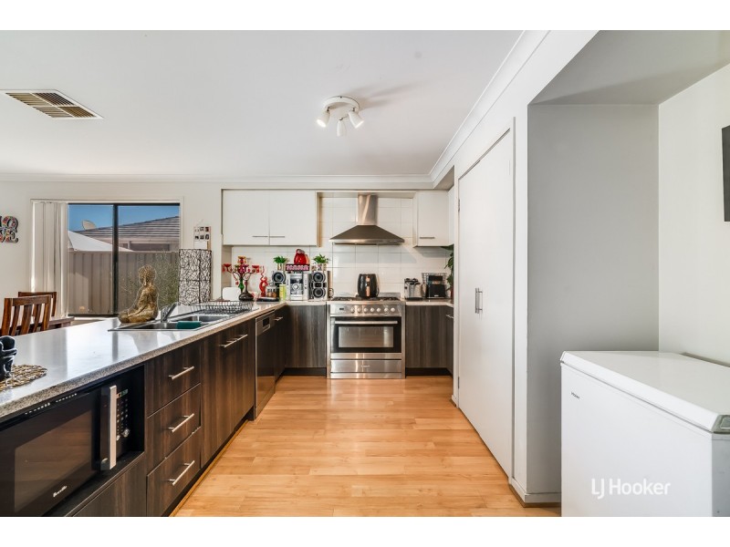 16 Overlander Way, Smithfield SA 5114