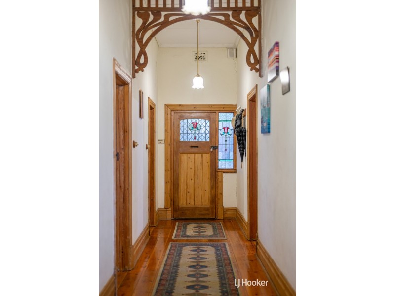 61 Seventh Avenue, St Peters SA 5069