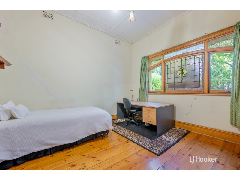 61 Seventh Avenue, St Peters SA 5069