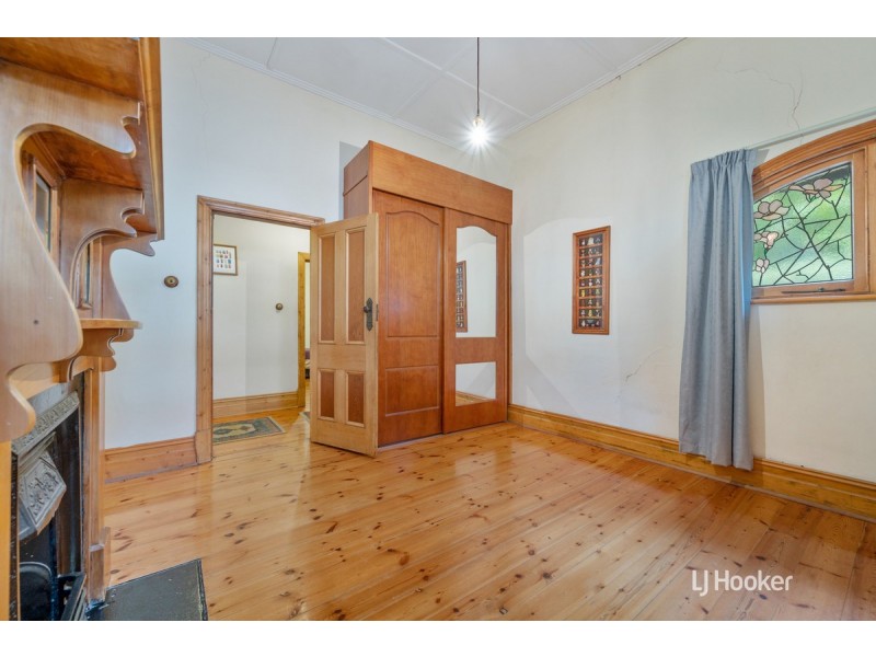 61 Seventh Avenue, St Peters SA 5069