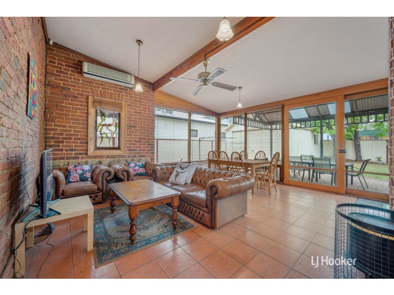 61 Seventh Avenue, St Peters SA 5069