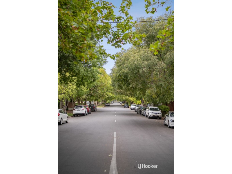 61 Seventh Avenue, St Peters SA 5069