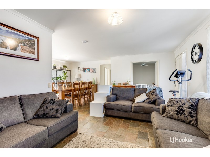 8 Gleneagles Circuit, Greenwith SA 5125