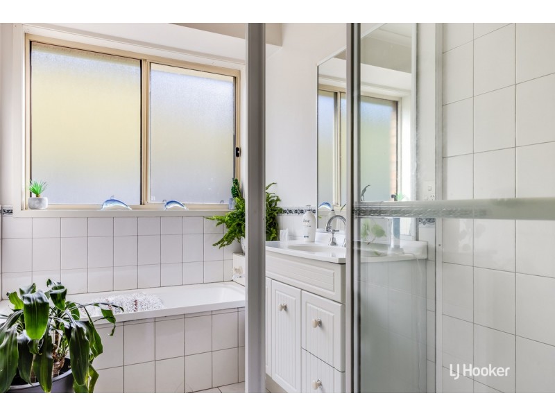 8 Gleneagles Circuit, Greenwith SA 5125