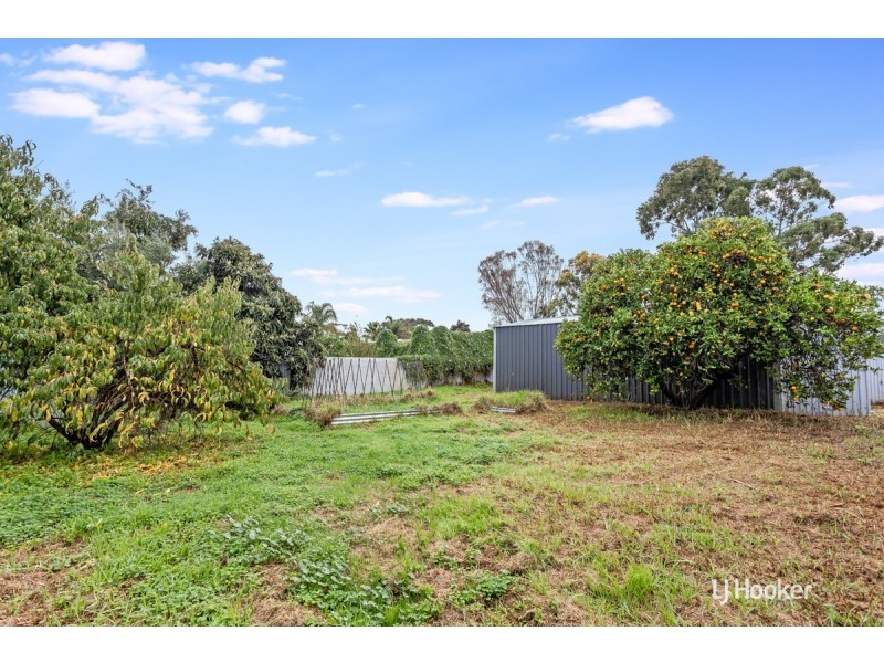 33 Johnston Road, Elizabeth Downs SA 5113