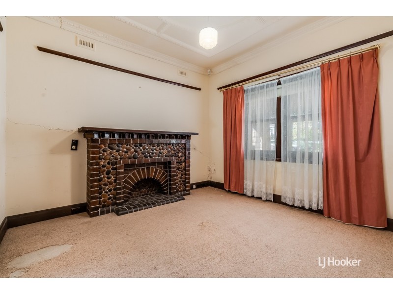 32 Seventh Avenue, St Peters SA 5069