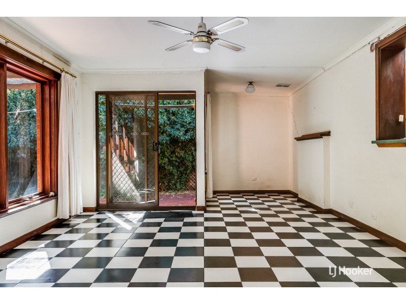 32 Seventh Avenue, St Peters SA 5069