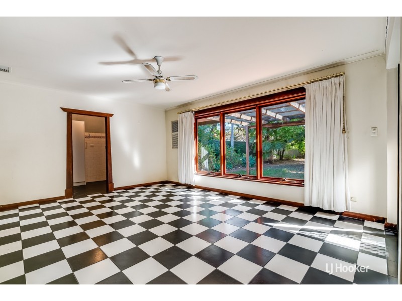 32 Seventh Avenue, St Peters SA 5069