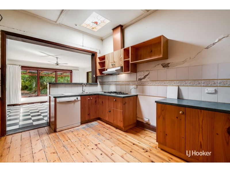 32 Seventh Avenue, St Peters SA 5069
