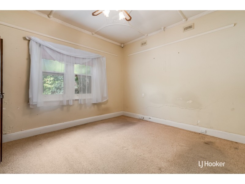 32 Seventh Avenue, St Peters SA 5069