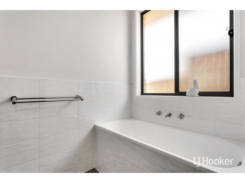 18 Geoff Road, Munno Para West SA 5115